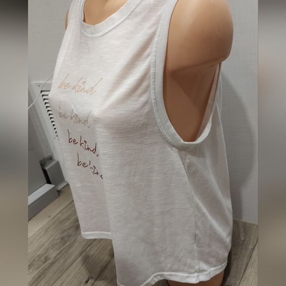 Sleeveless 'Be Kind' Top - Picture 4 of 6